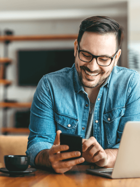 Person using TotalAV&trade; Antivirus